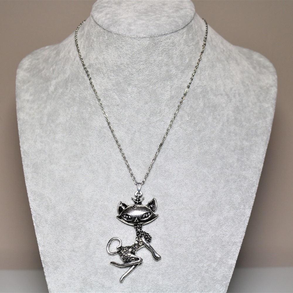 Silver Cat Pendant Necklace With Crystals